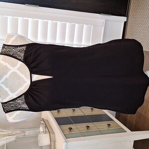 [S] Open back with lace top